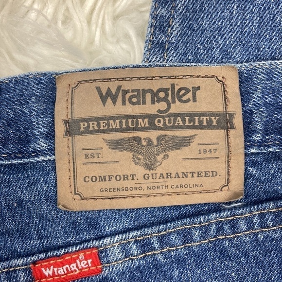 Men’s Wrangler 100% Cotton Dark Wash Denim Jeans - Picture 5 of 7